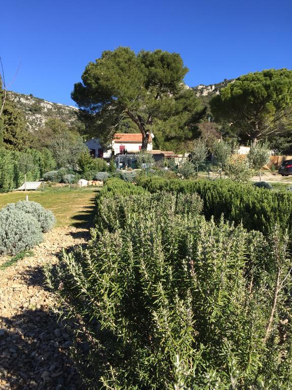 Au Havre De Paix Sainte Victoire Vauvenargues Hotel Exterior photo